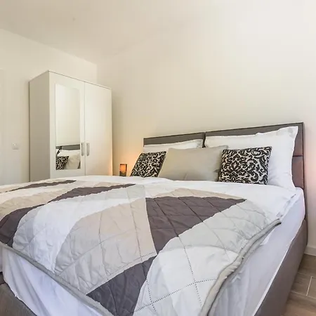 Luxury 2 Bedroom With Sea View Apartment Baška Voda