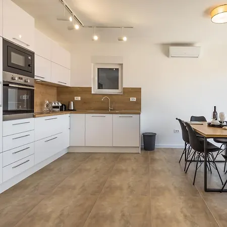 Luxury 2 Bedroom With Sea View Apartment Baška Voda
