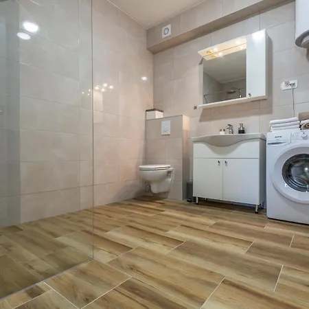 Luxury 2 Bedroom With Sea View *
